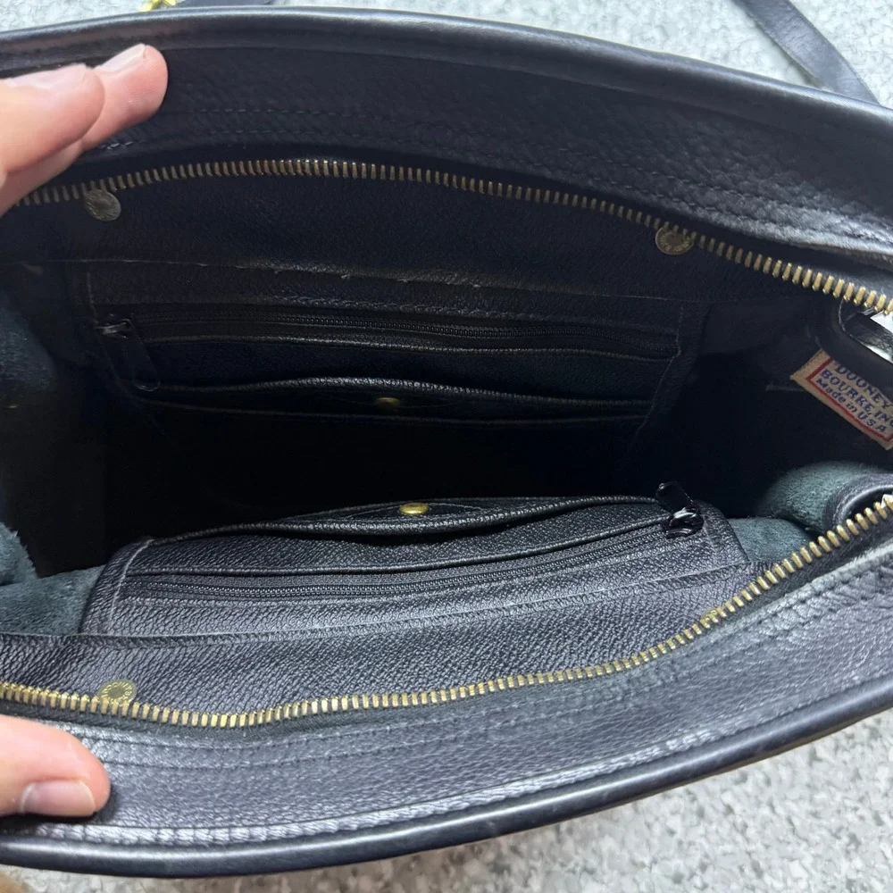 Dooney & Bourke good no